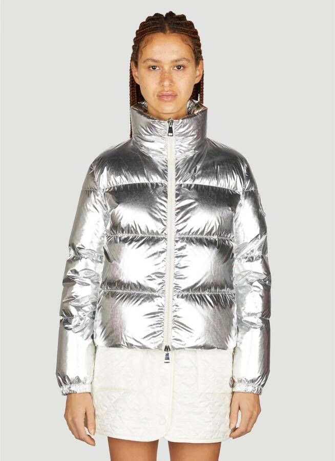 Moncler Metallic Gewatteerde Jas met Logo Patch Grijs Dames
