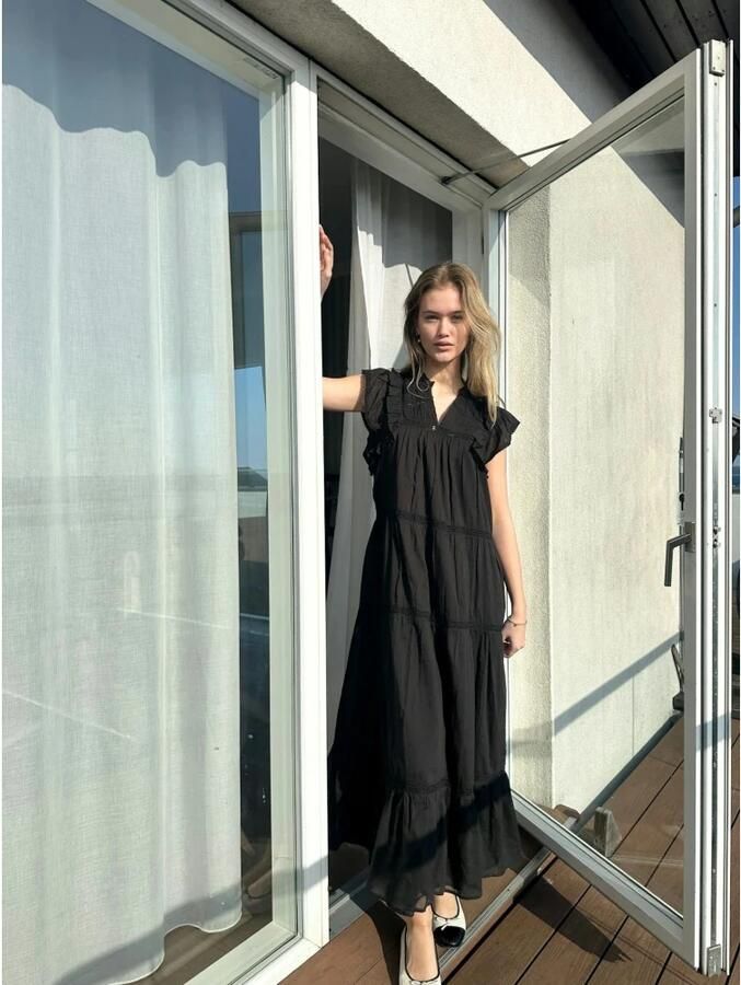 NEO NOIR Zwarte Voile Jurk met Kantpanelen Black Dames