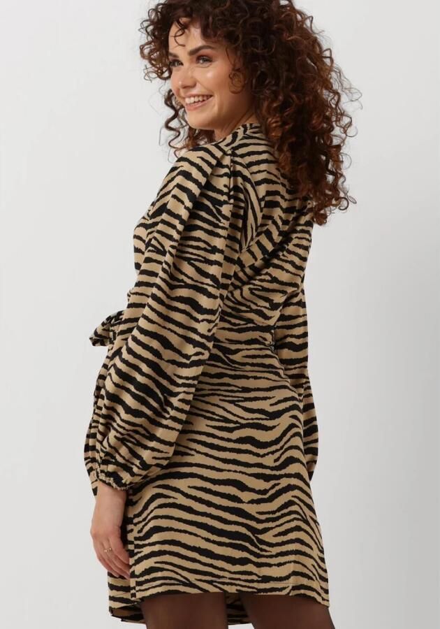 NEO NOIR Dames Jurken Oaklynn Graphic Zebra Dress Zand - Foto 3