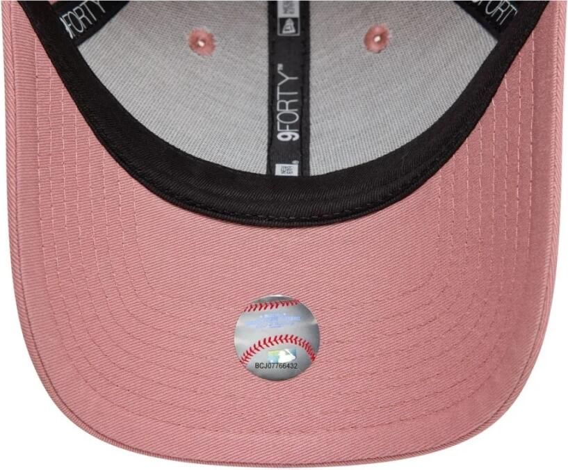 New era Roze Yankees League Essential Pet Pink Heren