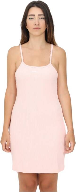 Nike Sportswear Essential Geribde jurk Roze