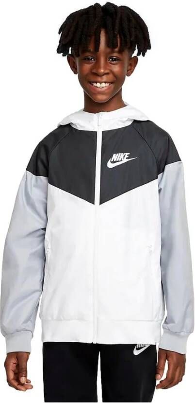 Nike Sportswear Windrunner ruimvallend jongensjack op heuplengte met capuchon Wit