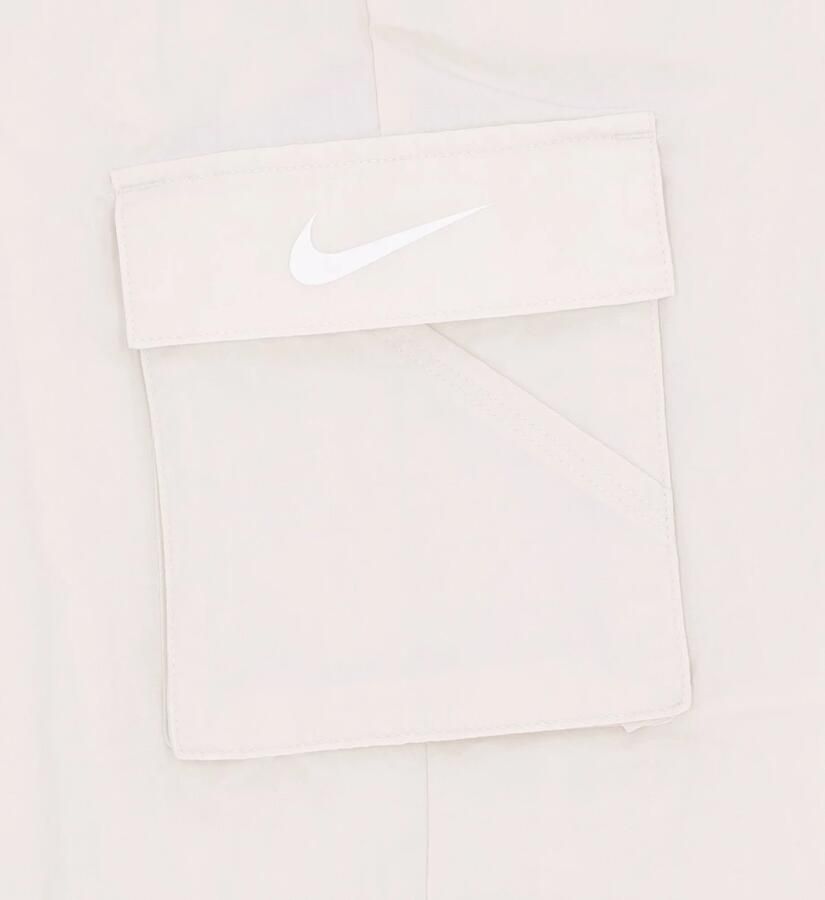 Nike Sportswear Essential Geweven cargobroek met hoge taille voor dames Bruin