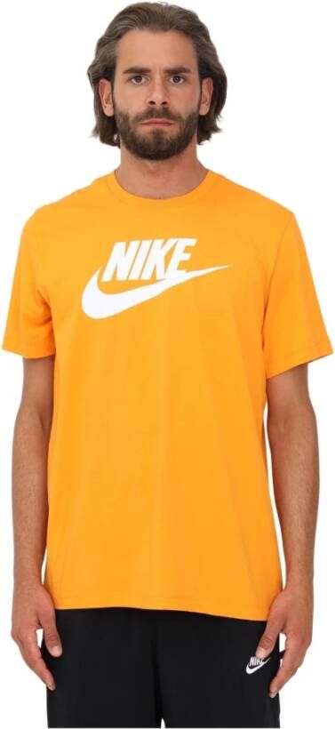 Nike T-shirt met labelprint in een effen design