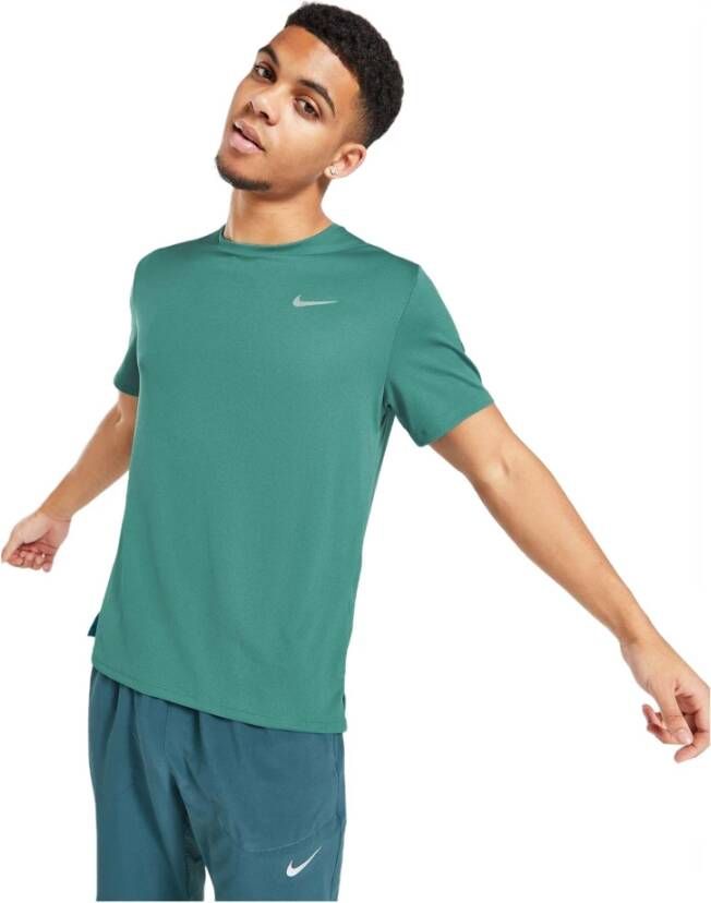 Nike Miler UV hardlooptop met korte mouwen en Dri-FIT voor heren Groen