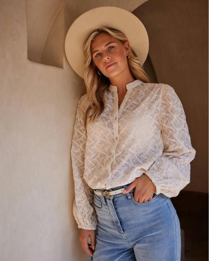 NUKUS Dames Blouses Malaga Blouse Embroidery Gebroken Wit