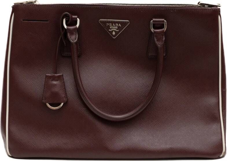 Prada Vintage Pre-owned Bordeaux Saffiano Leather Handbag Rood Dames