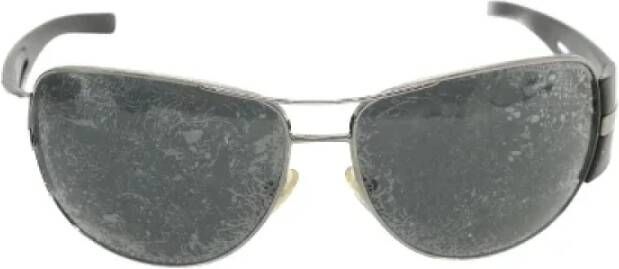 Prada Vintage Pre-owned Plastic sunglasses Zwart Dames