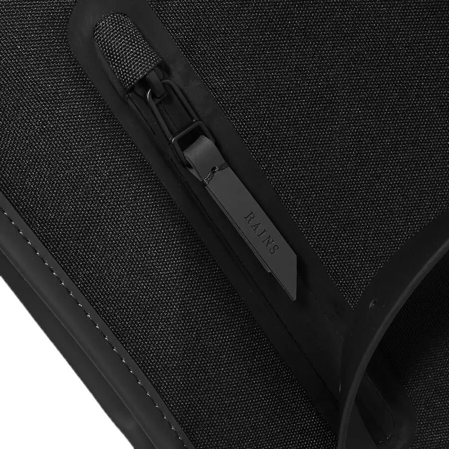 Rains Compacte Waterdichte Rugzak met Laptopvak Black Unisex