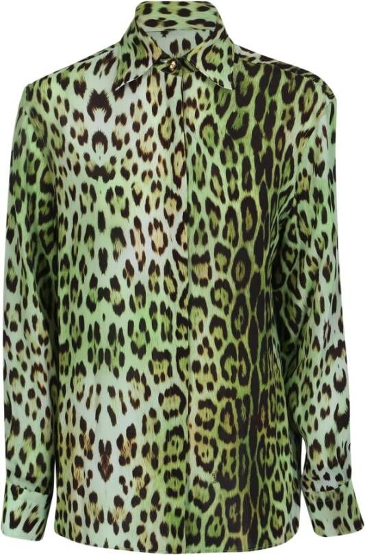 Roberto Cavalli decorates this long-sleeved shirt with an all-over leopard print. To enhance the bold look the motif comes in an alternative green colour Groen Dames