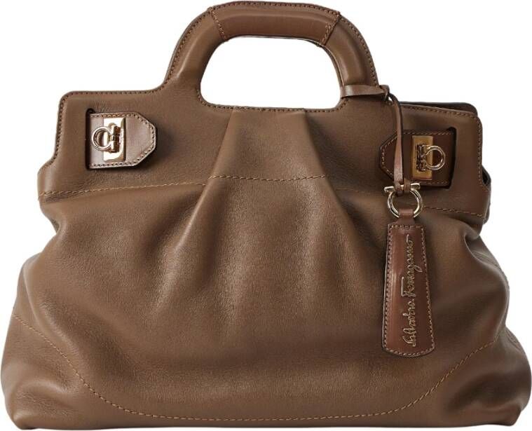 Salvatore Ferragamo Handtas Stijlvol en Verfijnd Leer met Gouden Metalen Details Bruin Dames