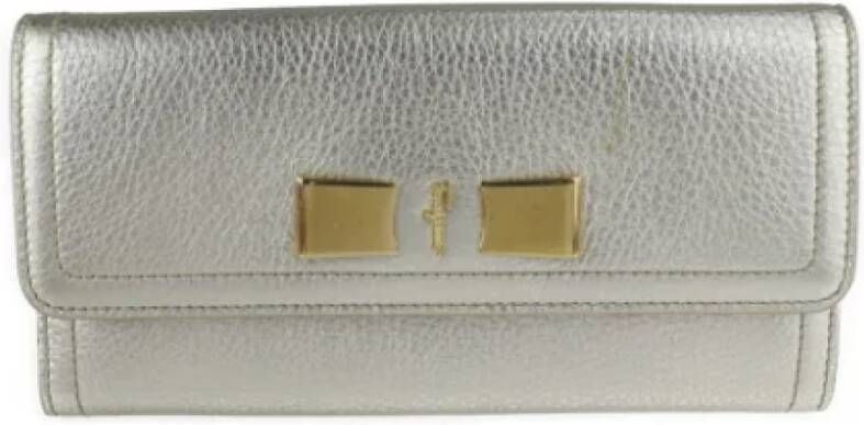 Salvatore Ferragamo Pre-owned Leather wallets Grijs Dames