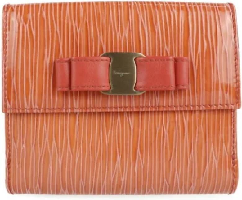 Salvatore Ferragamo Pre-owned Leather wallets Oranje Dames
