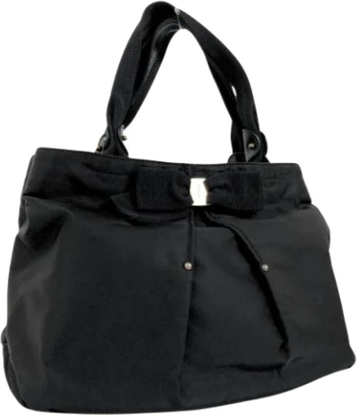 Salvatore Ferragamo Pre-owned Nylon handbags Zwart Dames