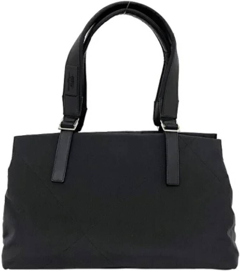 Salvatore Ferragamo Pre-owned Nylon handbags Zwart Dames