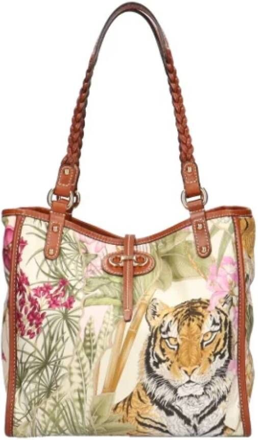 Salvatore Ferragamo Pre-owned Nylon shoulder-bags Beige Dames