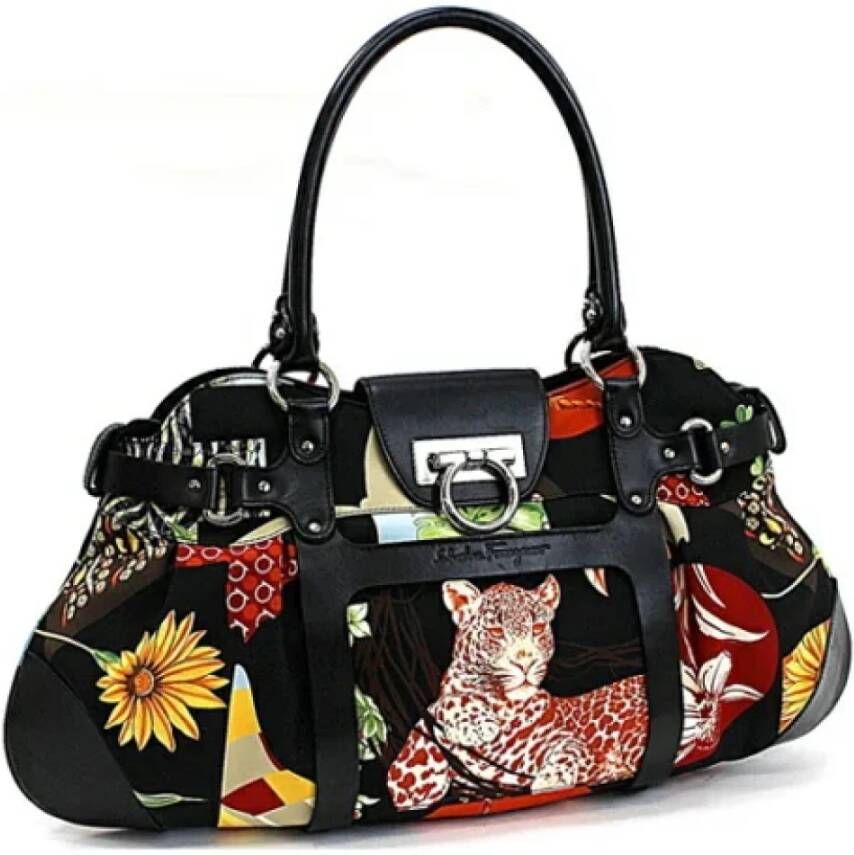 Salvatore Ferragamo Pre-owned Nylon shoulder-bags Zwart Dames