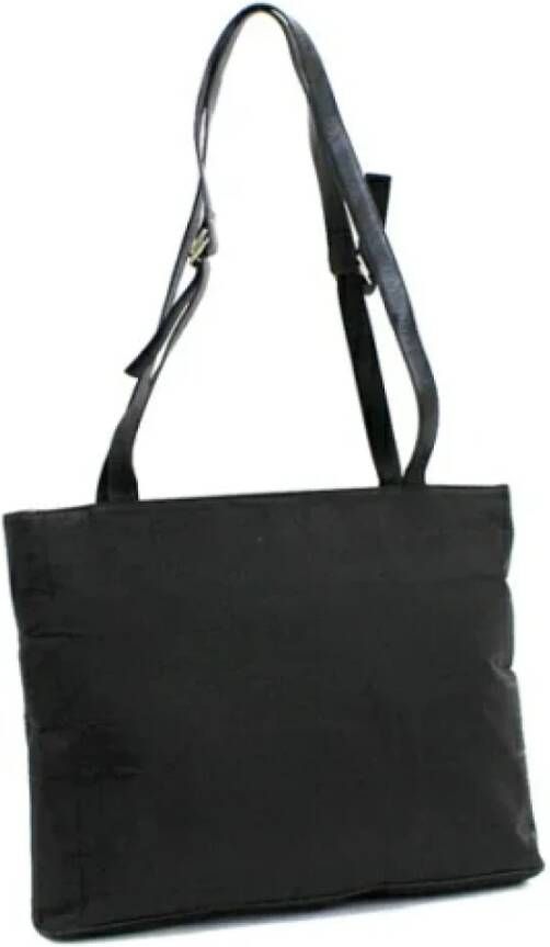 Salvatore Ferragamo Pre-owned Nylon shoulder-bags Zwart Dames