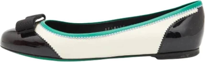 Salvatore Ferragamo Pre-owned Platte schoenen White Dames