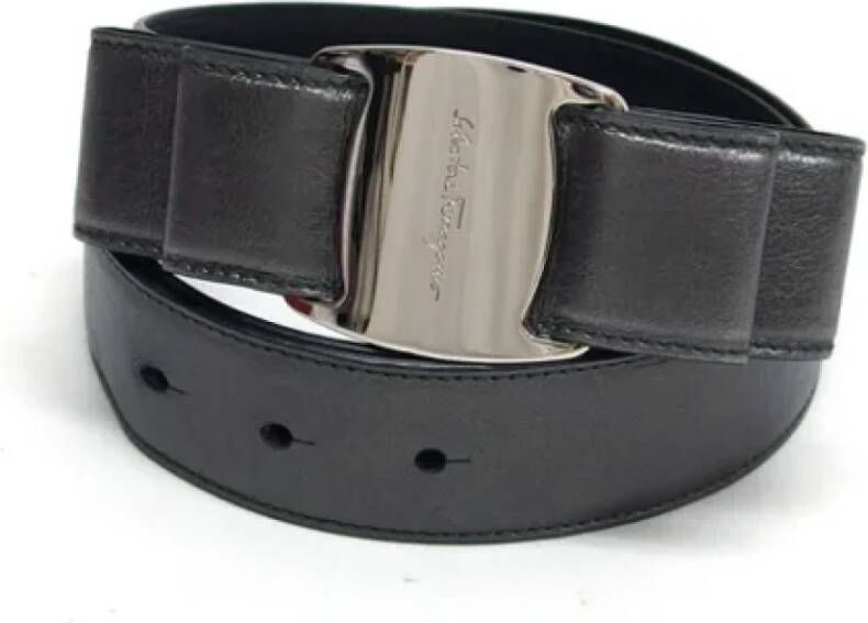 Salvatore Ferragamo Pre-owned Leather belts Grijs Unisex