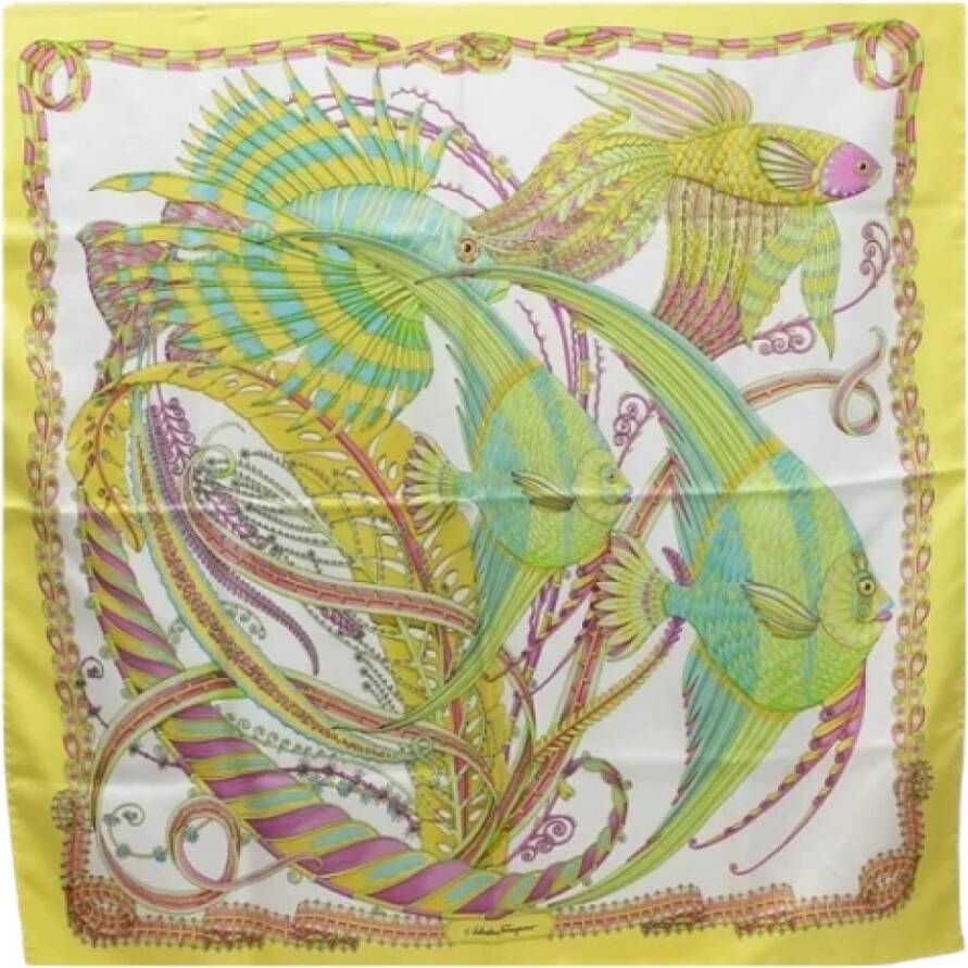 Salvatore Ferragamo Pre-owned Silk scarves Geel Dames