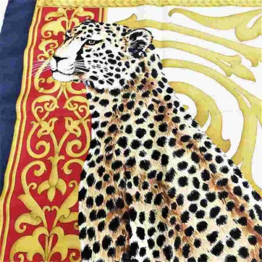 Salvatore Ferragamo Pre-owned Silk scarves Meerkleurig Dames