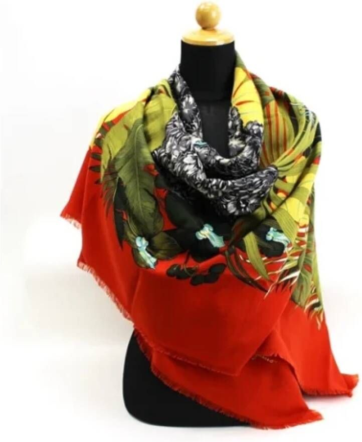 Salvatore Ferragamo Pre-owned Silk scarves Rood Dames