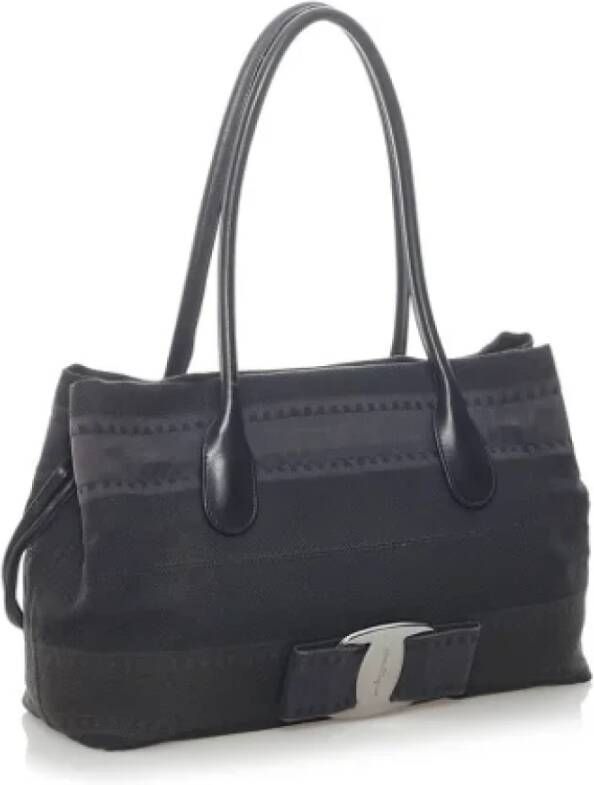 Salvatore Ferragamo Pre-owned Preated shoppers Zwart Dames