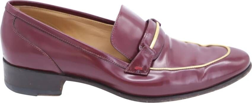 Salvatore Ferragamo Pre-owned Salvatore Ferragamo Loafers with Gold Accent in Burgundy Leather Paars Dames