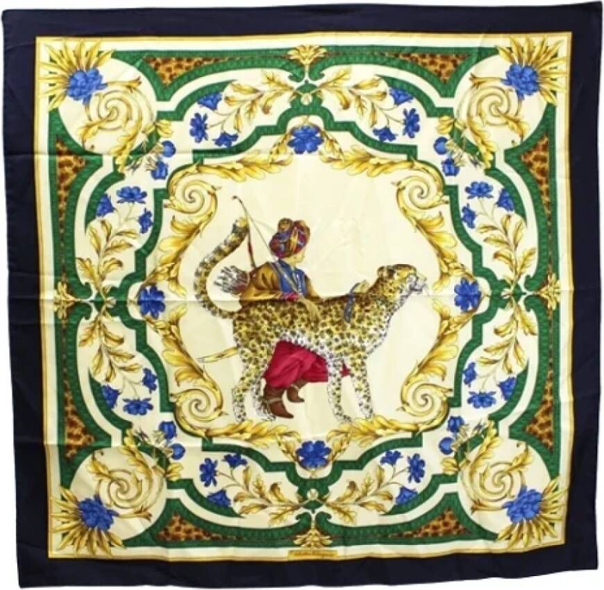 Salvatore Ferragamo Pre-owned Silk scarves Meerkleurig Dames