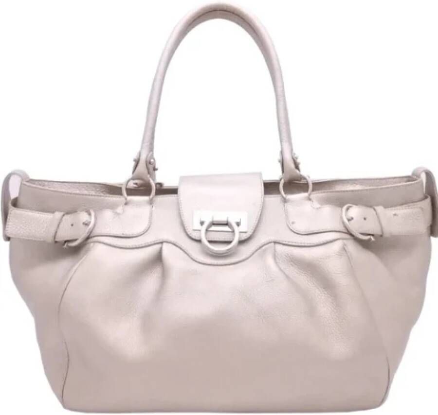 Salvatore Ferragamo Pre-owned Voldoende lederen bakken Beige Dames