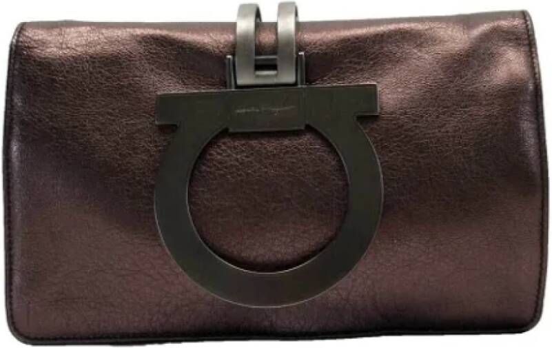 Salvatore Ferragamo Pre-owned Voldoende lederen klauwen Bruin Dames