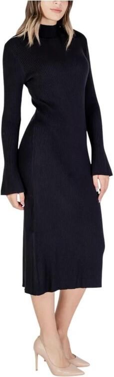 Sandro Ferrone Zwarte Viscose Jurk Herfst Winter Collectie Black Dames