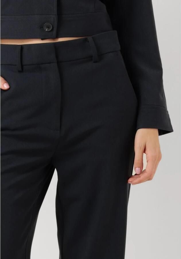 Second Female Navy Blauwe Broek voor Stijlvolle Vrouwen Second Dames Blue Dames