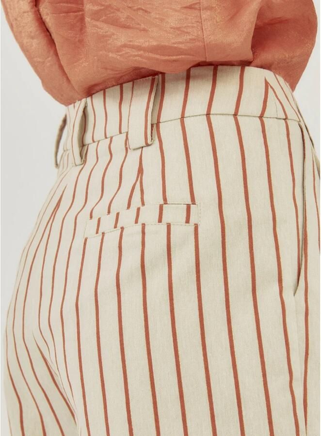 Silvian Heach Korte shorts met plooien en omslagen Beige Dames - Foto 2