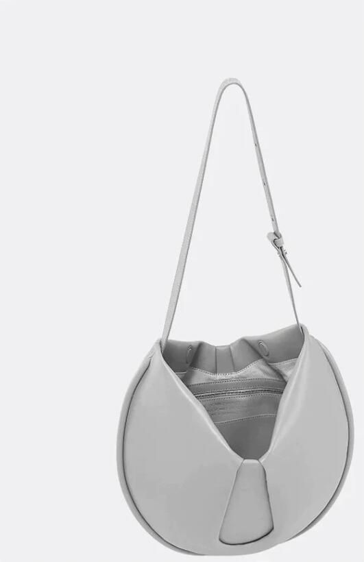 Themoirè Shoppers & Totes Tike Vegan Shell Shopping Bag in beige - Foto 4