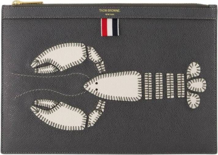 Thom Browne Kleine docu thouder w kreeft pictogram applique in kiezel graan leer Grijs