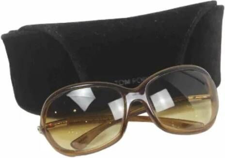 Tom Ford Pre-owned Plastic sunglasses Bruin Dames