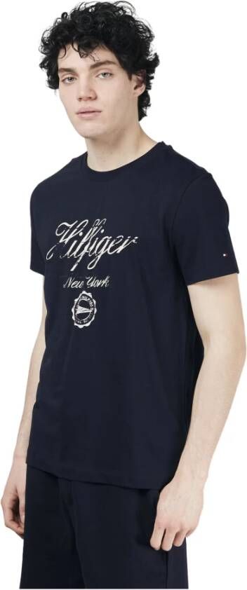 Tommy Hilfiger Shirt met ronde hals FADED SCRIPT PRINT TEE met klein logoborduursel op de mouw