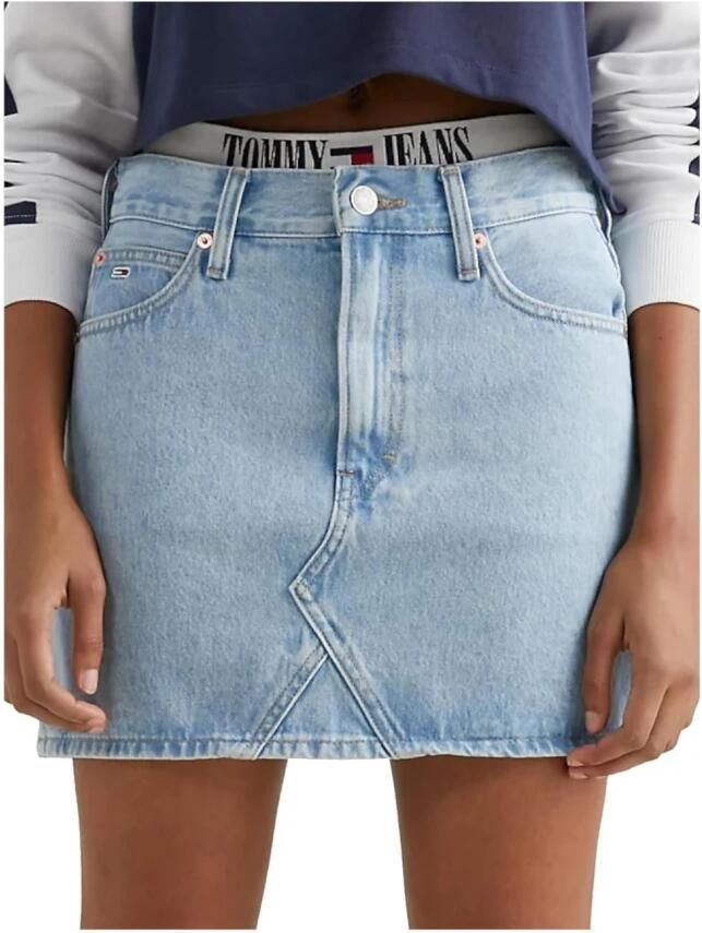 TOMMY JEANS Jeansrok IZZIE MINI DENIM SKIRT BG4015 met -logobadge - Foto 3