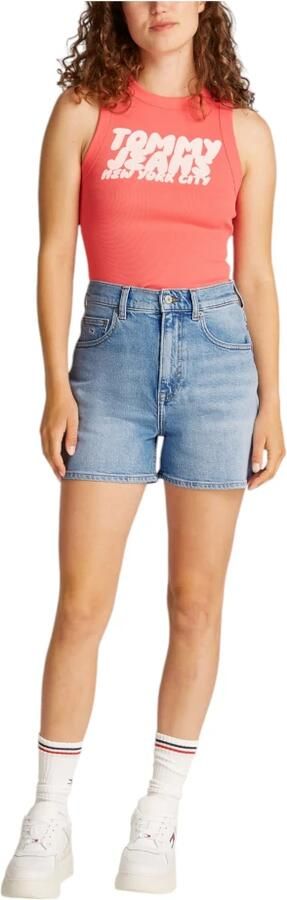 TOMMY JEANS Short MOM SHORT BI0112 met logo-badge in blauwe wassing - Foto 3