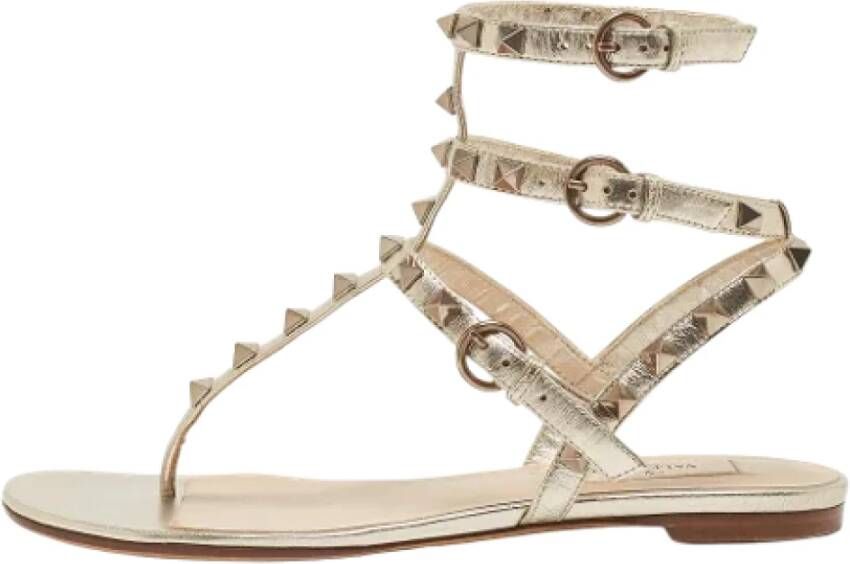 Valentino Vintage Pre-owned Fabric sandals Geel Dames