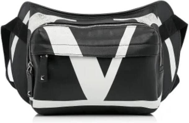 Valentino Vintage Pre-owned Leather crossbody-bags Zwart Dames