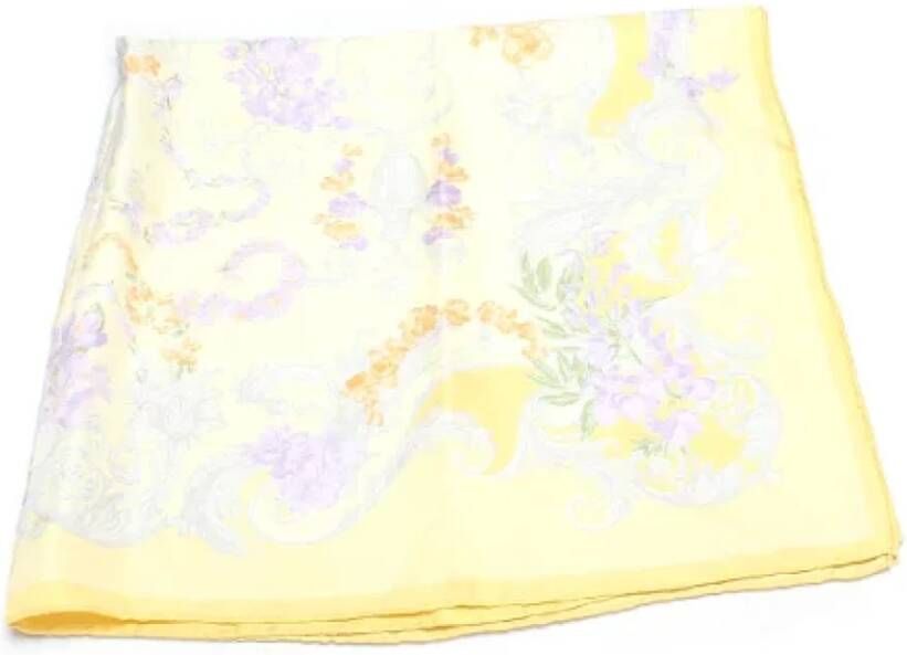 Versace Pre-owned Cotton scarves Geel Dames