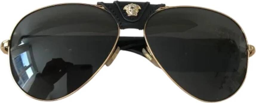 Versace Pre-owned Metal sunglasses Zwart Dames