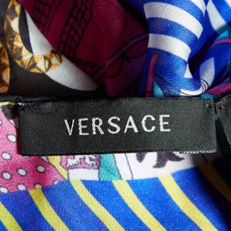 Versace Pre-owned Silk scarves Meerkleurig Dames
