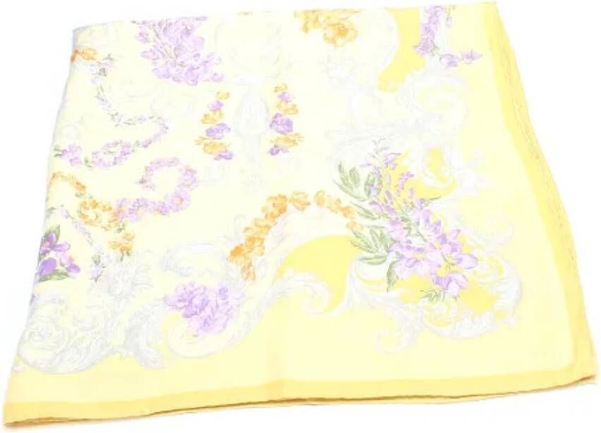 Versace Pre-owned Voldoende zijden sjaals Yellow Dames