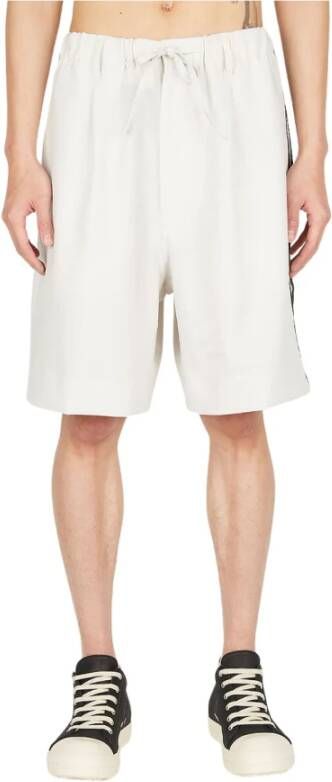 Y-3 Lange shorts met gestreept motief Wit Heren