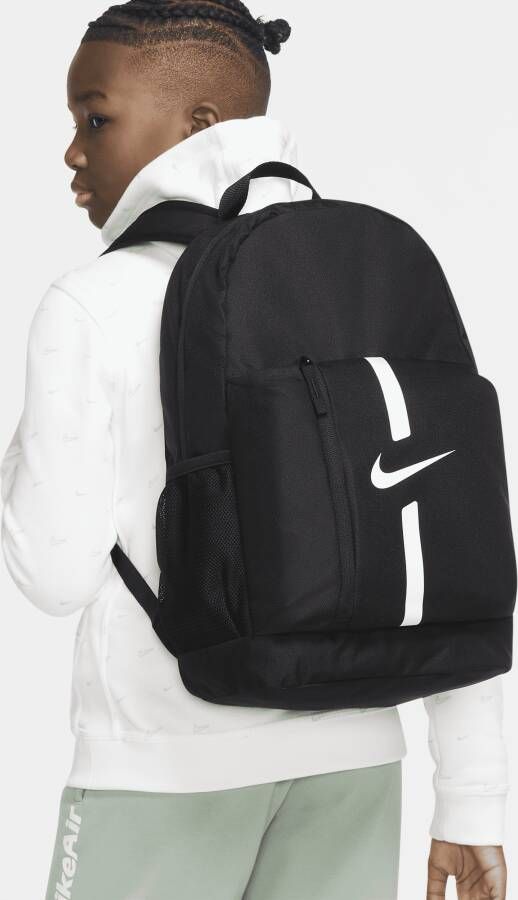 Nike Academy Team voetbalrugzak voor kids (22 liter) Zwart