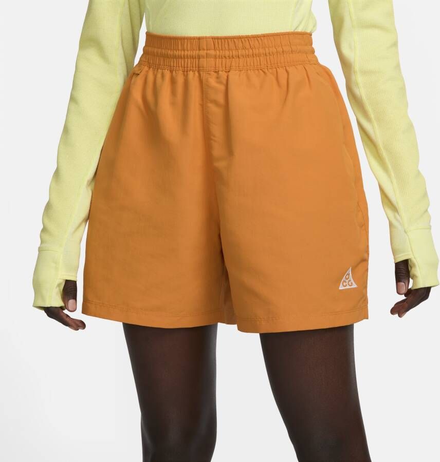 Nike ACG damesshorts (13 cm) Oranje